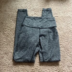 Heather Gray size 4 Lululemon wonder under 25 inch leggings